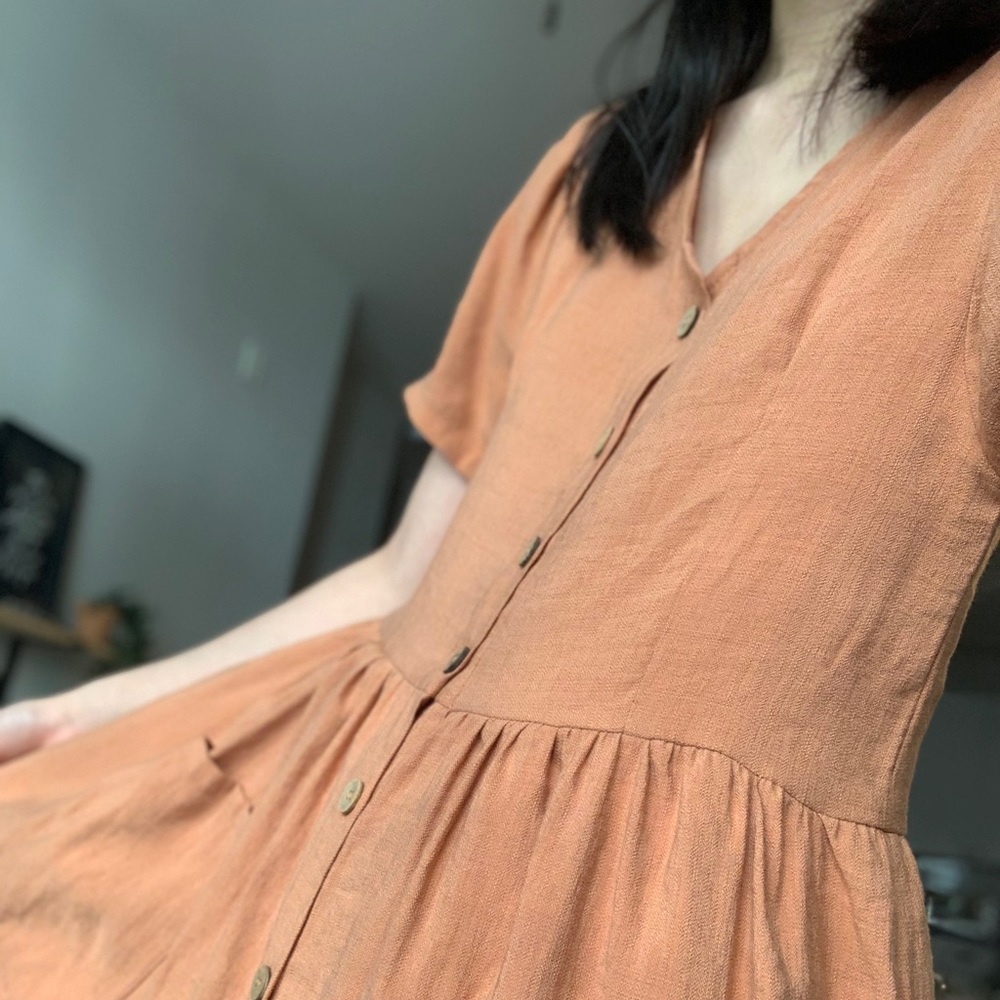 Cute Vintage peachy pale midi dress